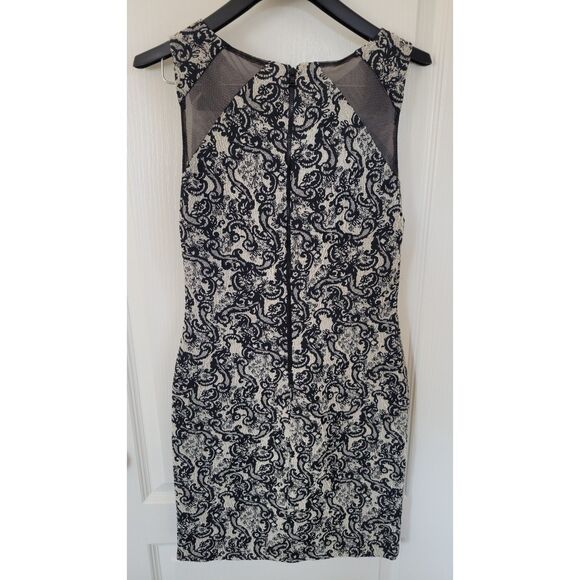 Alice + Olivia Thalia Sleevless Embroidered Jacquard Dress - Picture 2 of 5